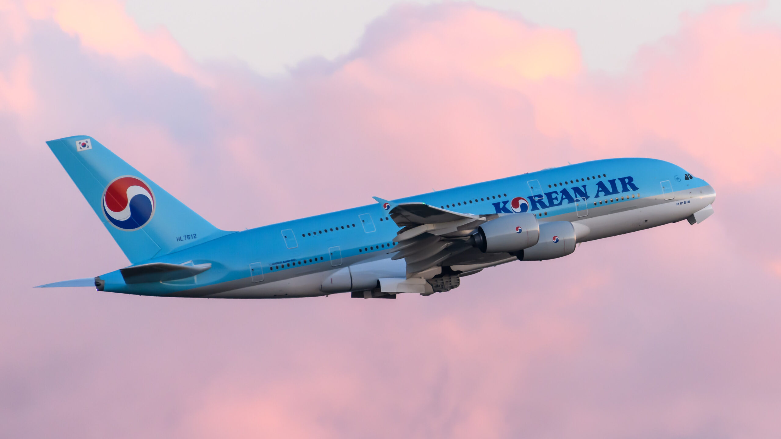 Korean Air jet flying